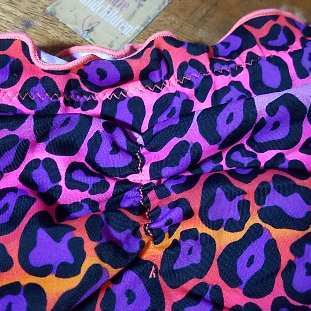 In Mocean Neon Multi Color Leopard Print Small - Picture 3 of 3